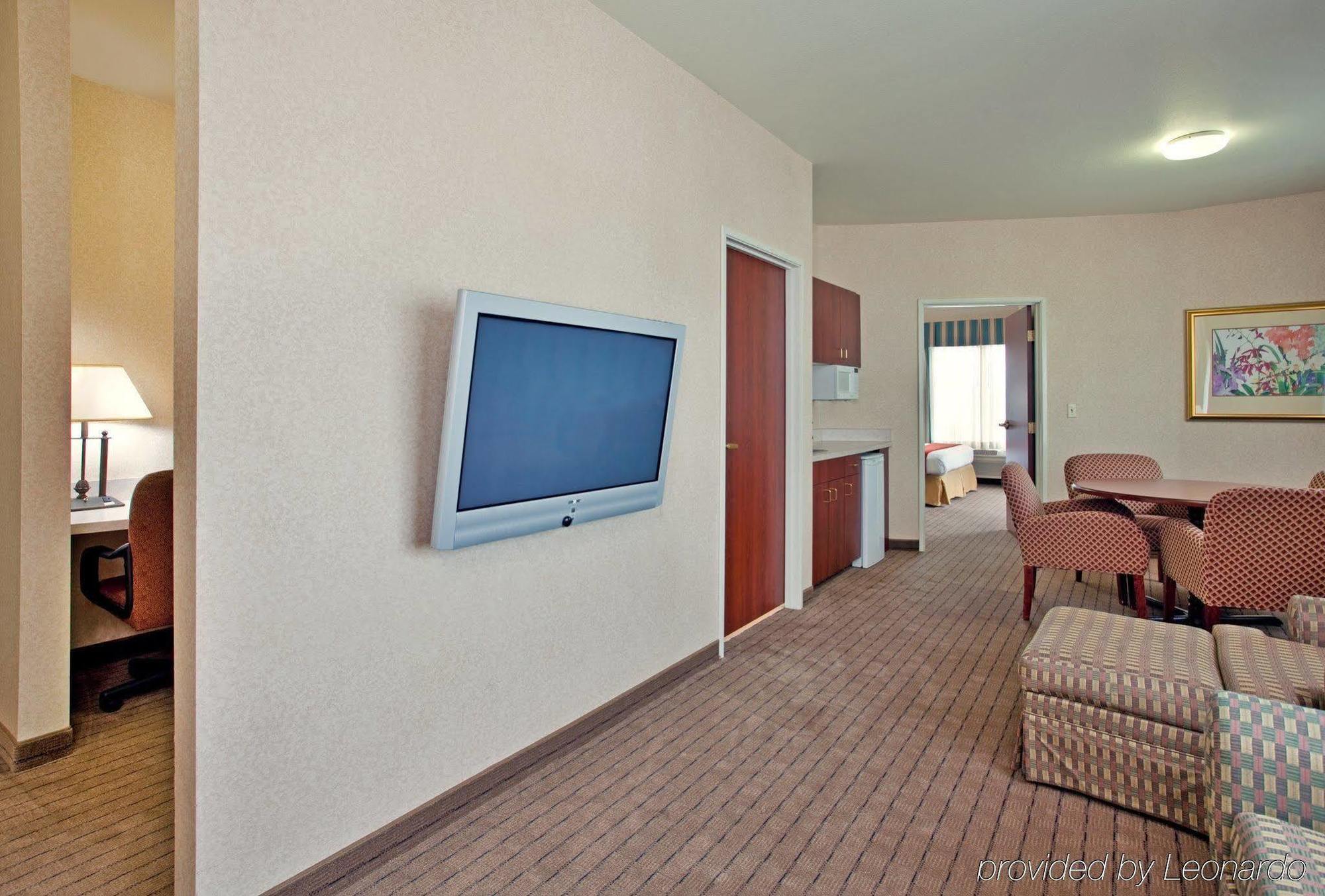 Holiday Inn Express Independence - Kansas City By Ihg Room photo