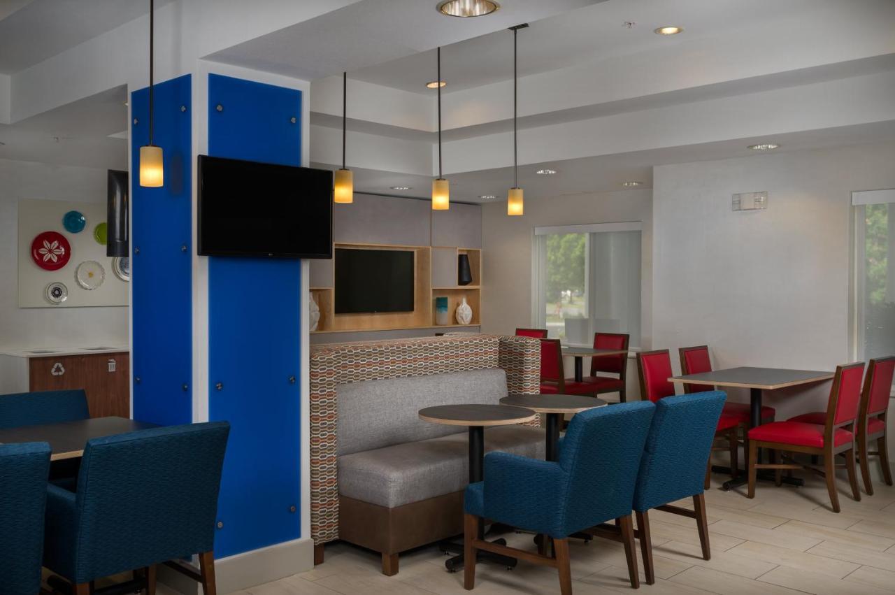 Holiday Inn Express Independence - Kansas City By Ihg Exterior photo